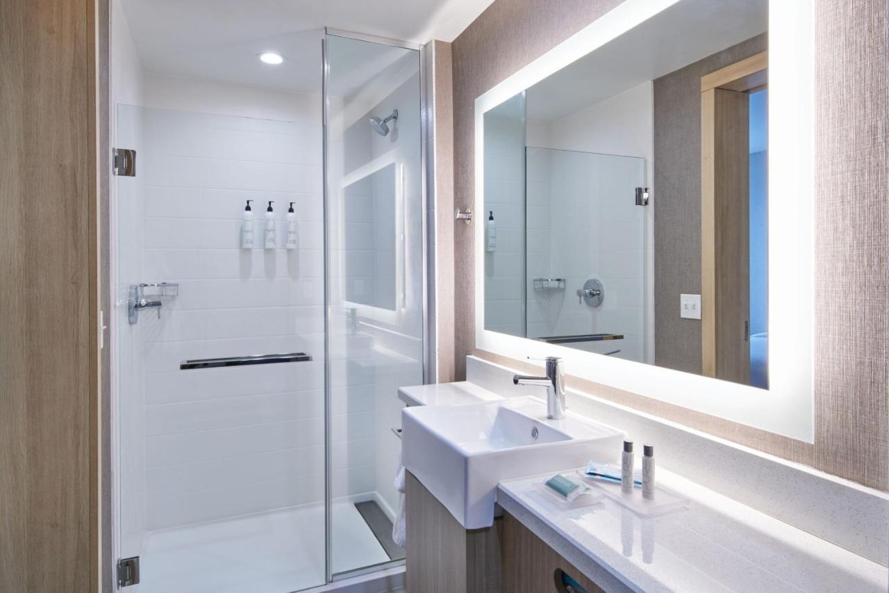 Hotel Springhill By Marriott Detroit